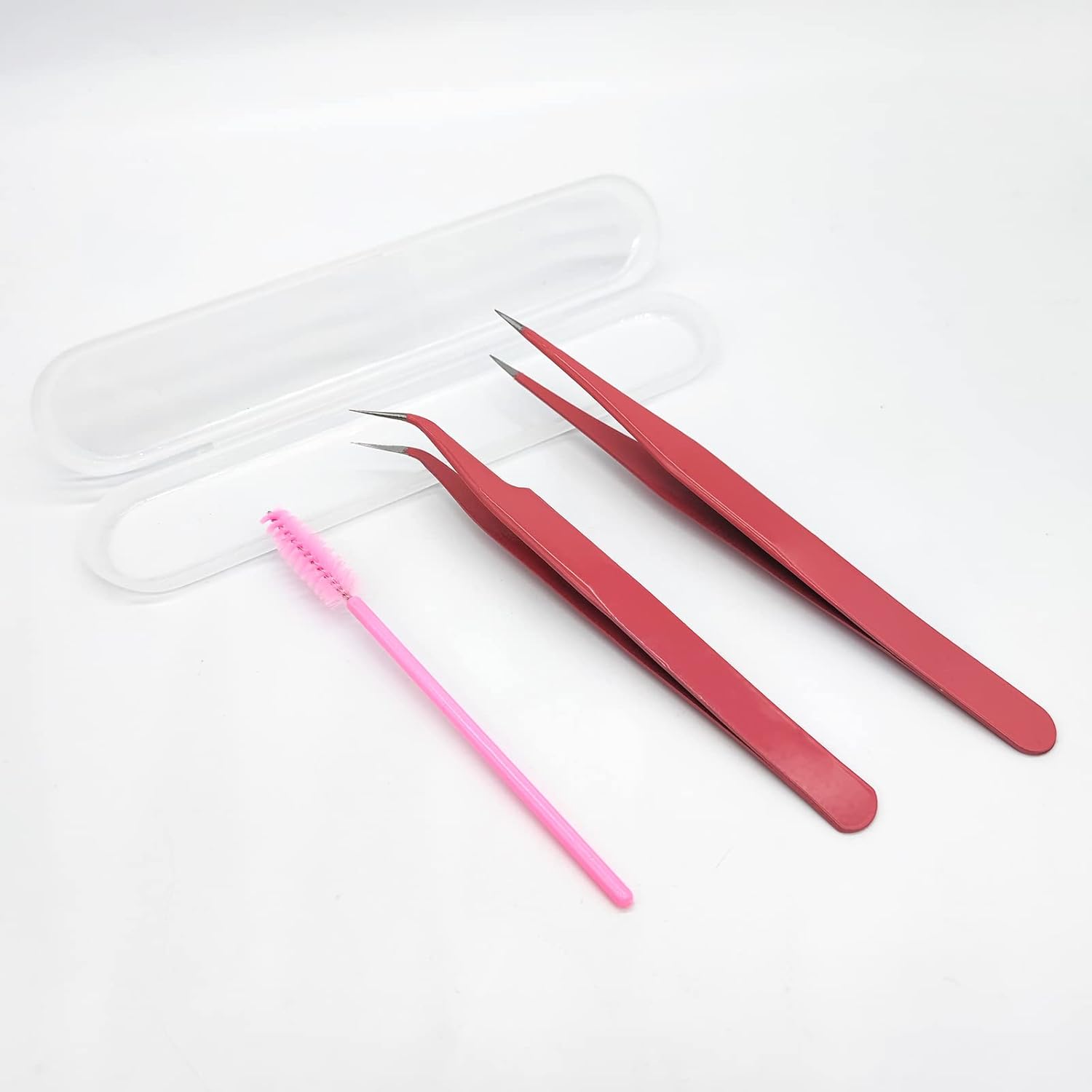 Präzisionspinzette Edelstahl Set mit zwei roten Pinzetten und einer Wimpernbürste in einem klaren Etui.